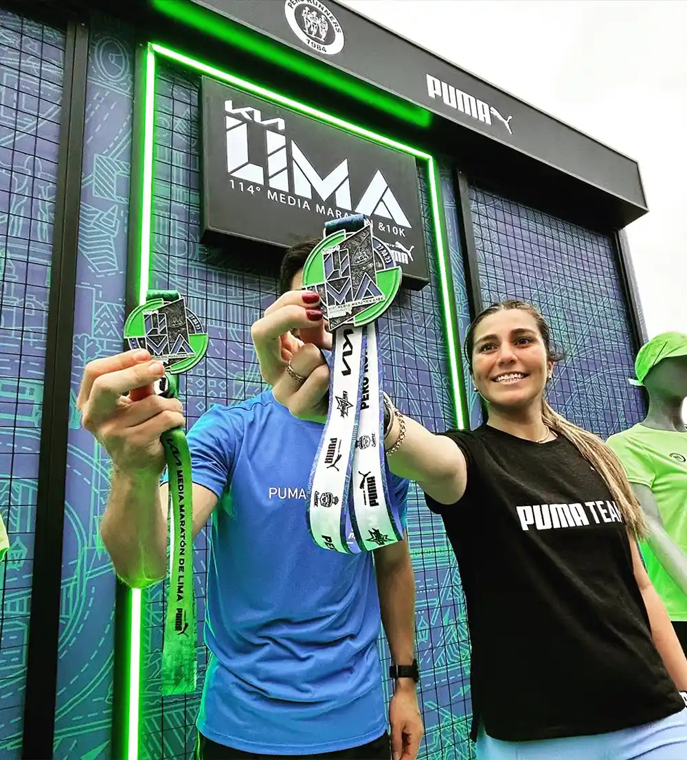 Medalla - Se develó el polo y medalla de la Kia Media Maratón de Lima Powered by Puma 2023