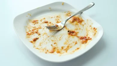 ¿Por qué no podemos dejar de comer hasta ver el plato limpio?